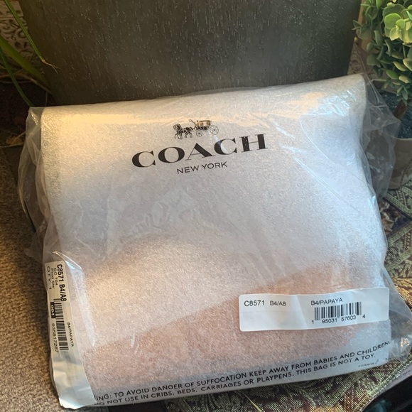 SOLD⛔️Authentic COACH 1941 Nappa leather quilted magnetic flap crossbody - Picture 8 of 15